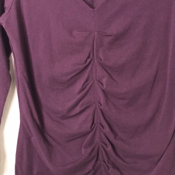 CABI Women’s Top Dark Plum Size L Ruched middle seam and Sleeves Bodycon - Picture 2 of 9